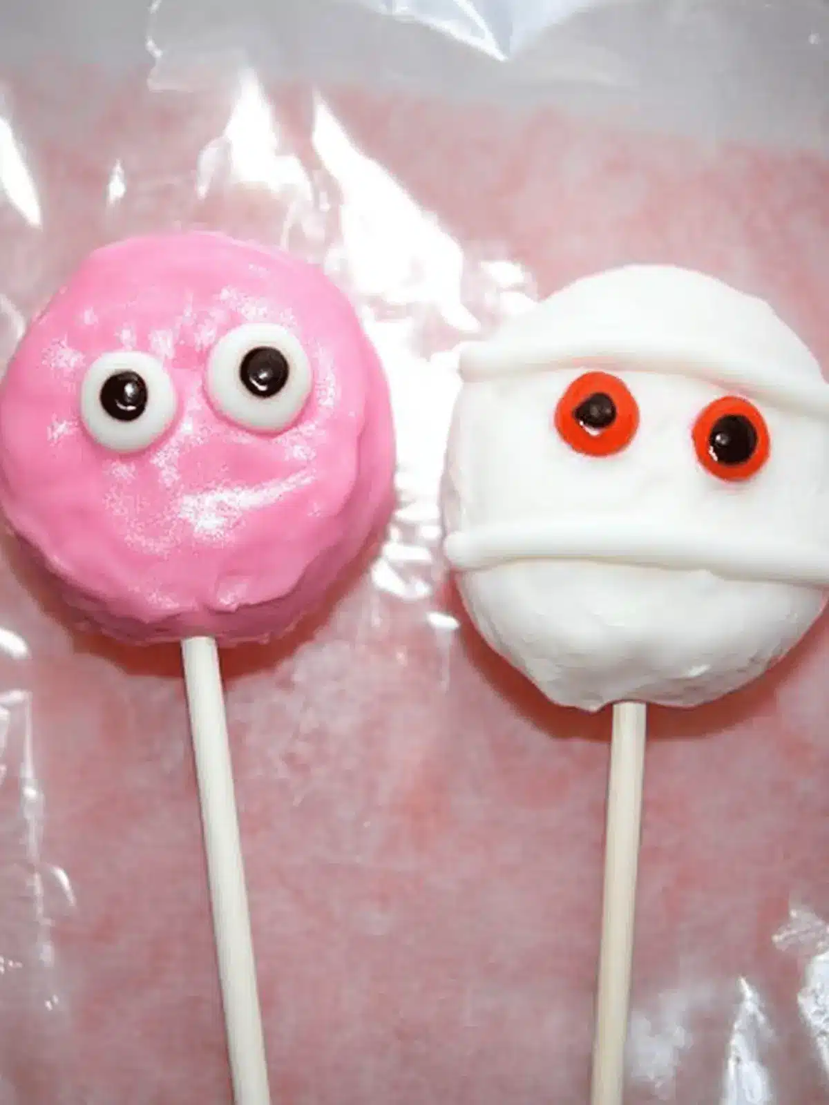 Cute Oreo Cookie Mummy Pops For Halloween