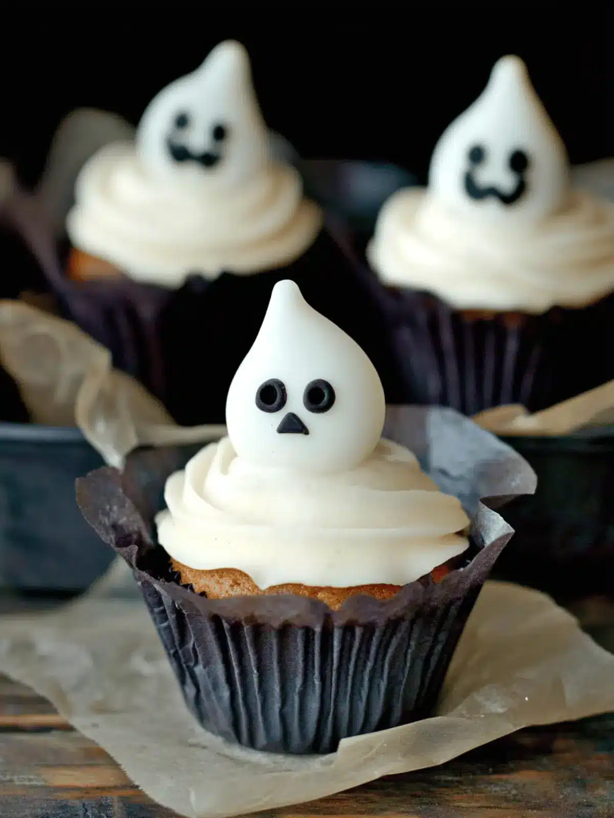 Gluten-Free Halloween Cupcakes: Ghostly Delights & Decor Tips 3 Gluten Free Halloween Cupcakes :: Ghost Cupcake Treat PLUS Other Halloween Cupcake Decorating Ideas!