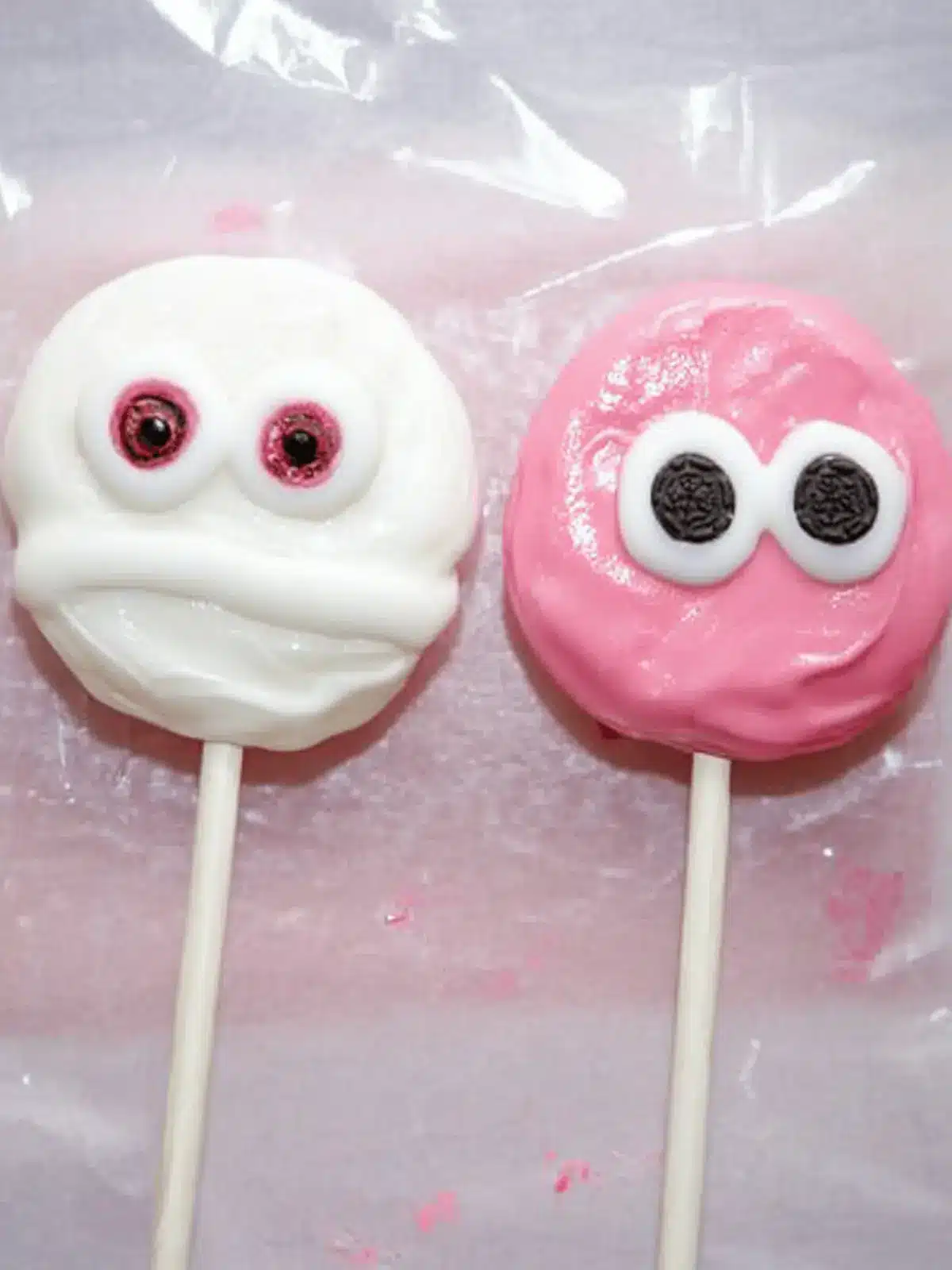 Cute Oreo Cookie Mummy Pops For Halloween